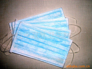 仙桃市雙勝衛(wèi)生材料廠 專業(yè)供應(yīng)高品質(zhì)三層無紡布口罩、活性炭口罩、醫(yī)用棉紗口罩及鞋套