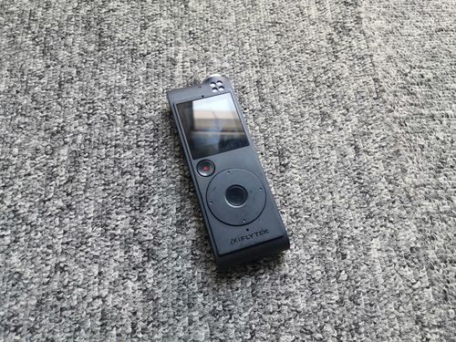 AI錄音筆SR101 超強(qiáng)錄音與實(shí)時(shí)翻譯，讓文字記錄變得生動(dòng)起來(lái)